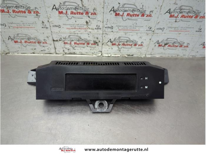 Gebrauchte Uhr Renault Twingo (C06) 1.2 Preis auf Anfrage angeboten von Autodemontage M.J. Rutte B.V.