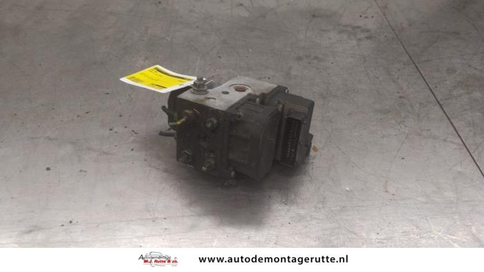 Używane Pompa ABS Rover 25 1.8 16V Steptronic Cena na żądanie oferowane przez Autodemontage M.J. Rutte B.V.