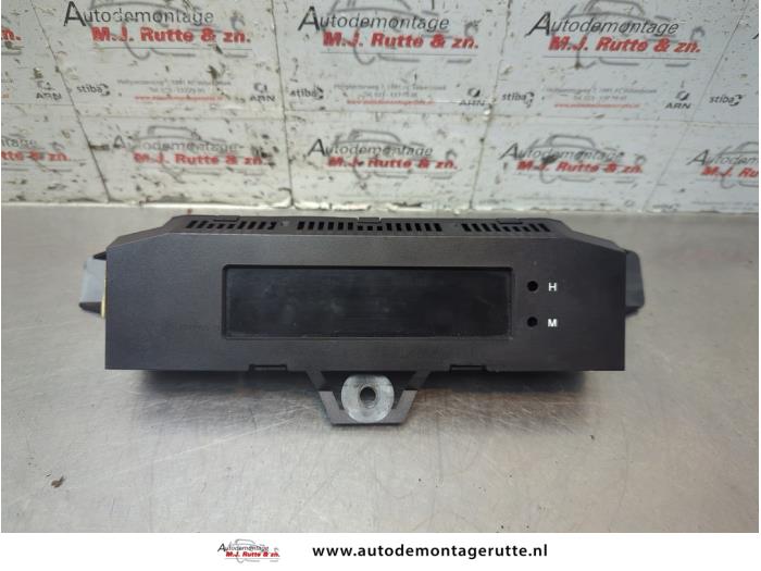 Gebrauchte Uhr Renault Twingo (C06) 1.2 Preis auf Anfrage angeboten von Autodemontage M.J. Rutte B.V.