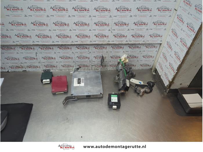 Used Ignition lock + computer Lexus RX (U3) 400h V6 24V VVT-i 4x4 Price € 200,00 Margin scheme offered by Autodemontage M.J. Rutte B.V.