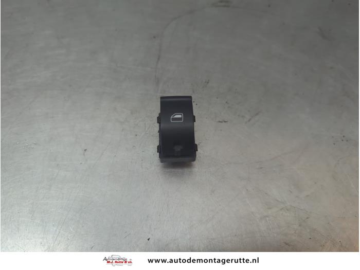 Usados Interruptor de ventanilla eléctrica Seat Exeo ST (3R5) 2.0 TSI 16V Precio de solicitud ofrecido por Autodemontage M.J. Rutte B.V.