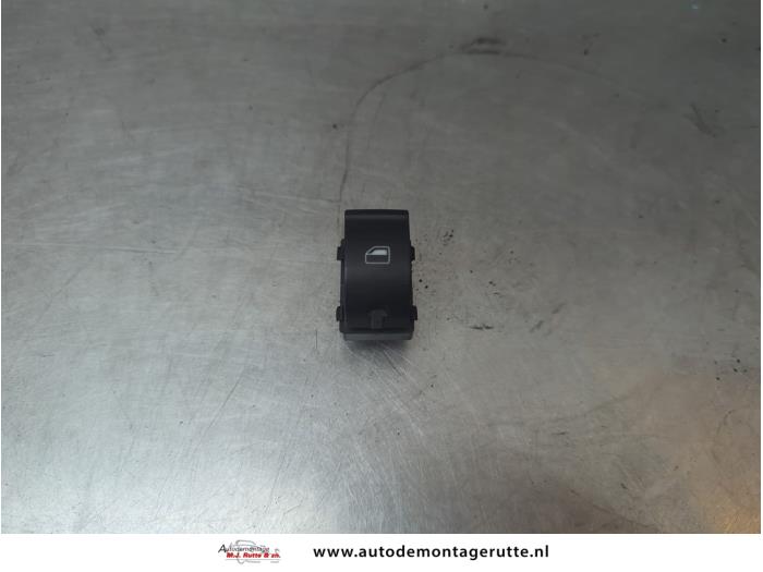 Usados Interruptor de ventanilla eléctrica Seat Exeo ST (3R5) 2.0 TSI 16V Precio de solicitud ofrecido por Autodemontage M.J. Rutte B.V.