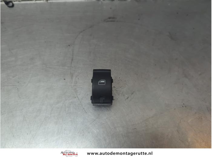 Usados Interruptor de ventanilla eléctrica Seat Exeo ST (3R5) 2.0 TSI 16V Precio de solicitud ofrecido por Autodemontage M.J. Rutte B.V.