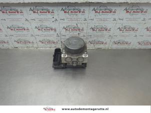 Begagnade ABS-pump Opel Corsa D 1.4 16V Twinport Pris € 175,00 Marginaltabell erbjuds av Autodemontage M.J. Rutte B.V.