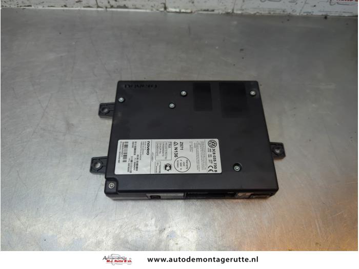 Usados Módulo Bluetooth Volkswagen Golf VI (5K1) 1.2 TSI BlueMotion Precio € 150,00 Norma de margen ofrecido por Autodemontage M.J. Rutte B.V.