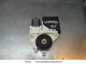Usagé Moteur de vitre portière Volkswagen Golf VI (5K1) 1.2 TSI BlueMotion Prix sur demande proposé par Autodemontage M.J. Rutte B.V.