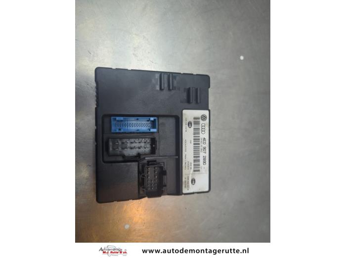 Used Body control computer Audi A8 (D3) 4.2 TDI V8 32V Quattro Price € 50,00 Margin scheme offered by Autodemontage M.J. Rutte B.V.