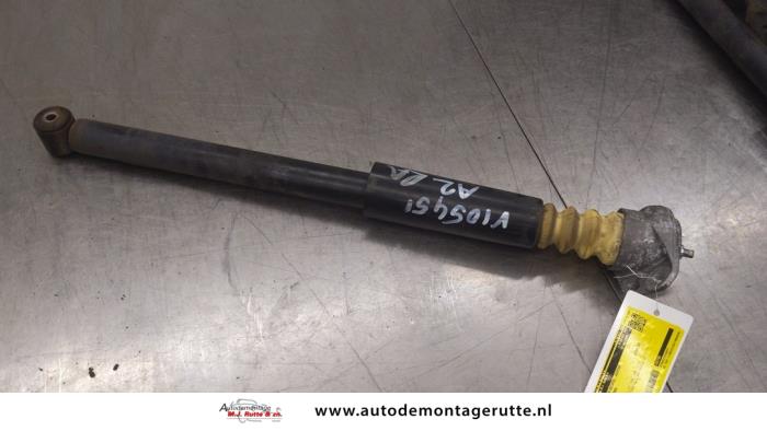 Begagnade Stötdämpare, höger bak Audi A2 (8Z0) 1.4 16V Pris på förfrågan erbjuds av Autodemontage M.J. Rutte B.V.
