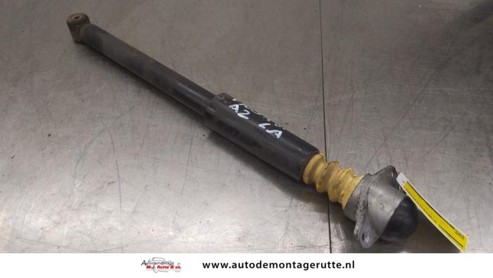 Używane Amortyzator lewy tyl Audi A2 (8Z0) 1.4 16V Cena na żądanie oferowane przez Autodemontage M.J. Rutte B.V.