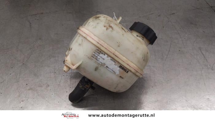 Begagnade Expansionskärl Mini Mini Cooper S (R53) 1.6 16V Pris på förfrågan erbjuds av Autodemontage M.J. Rutte B.V.