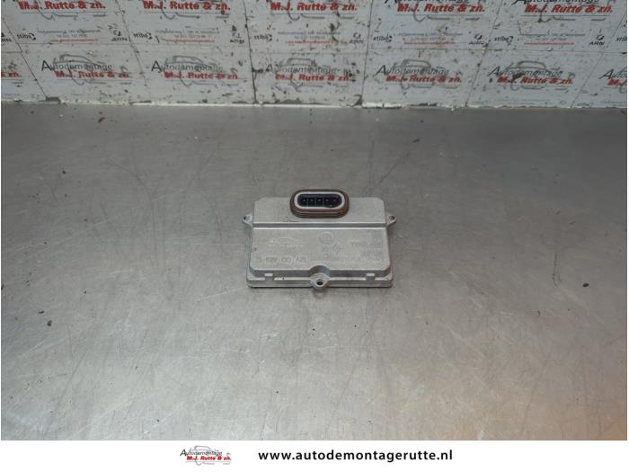 Używane Modul ksenonowy BMW 7 serie (E65/E66/E67) 735i,Li 3.6 V8 32V Cena € 35,00 Procedura marży oferowane przez Autodemontage M.J. Rutte B.V.