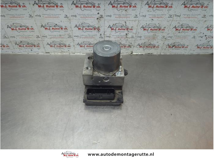Bomba ABS de un Opel Corsa D 1.0 2010