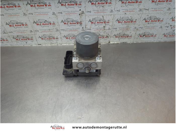 Bomba ABS de un Opel Corsa D 1.0 2010