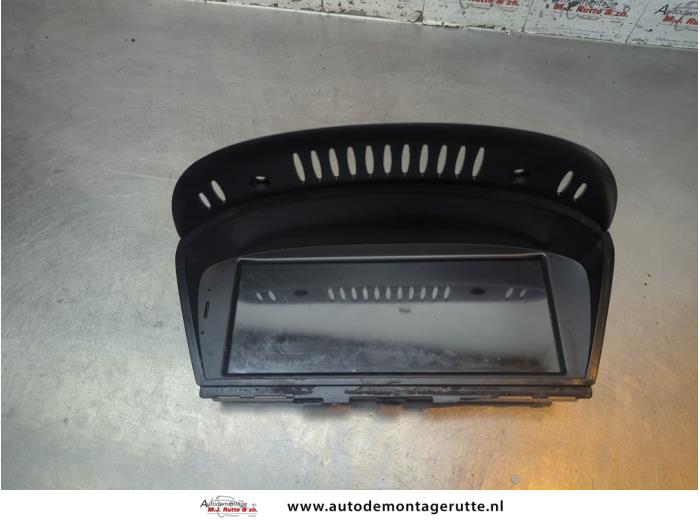 Begagnade Innerdisplay BMW 5 serie (E60) 525i 24V Pris € 100,00 Marginaltabell erbjuds av Autodemontage M.J. Rutte B.V.