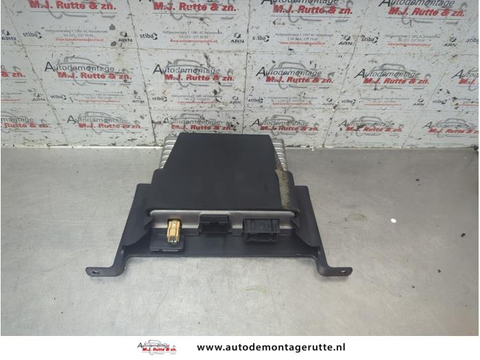 Begagnade Bluetooth-modul Opel Insignia Sports Tourer 1.6 Turbo 16V Ecotec Pris på förfrågan erbjuds av Autodemontage M.J. Rutte B.V.
