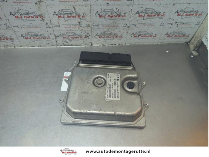 Ignition lock + computer from a Opel Combo 1.3 CDTI 16V ecoFlex 2014