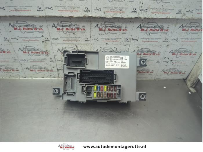 Ignition lock + computer from a Opel Combo 1.3 CDTI 16V ecoFlex 2014
