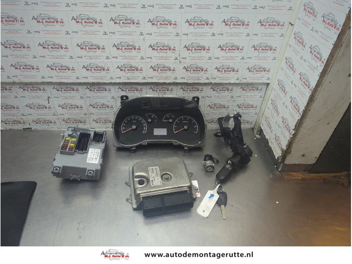 Used Ignition lock + computer Opel Combo 1.3 CDTI 16V ecoFlex Price € 200,00 Margin scheme offered by Autodemontage M.J. Rutte B.V.