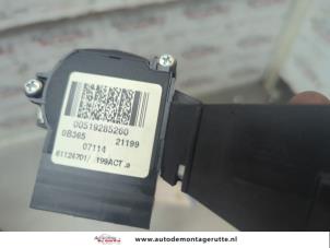 Ignition lock + computer from a Opel Combo 1.3 CDTI 16V ecoFlex 2014