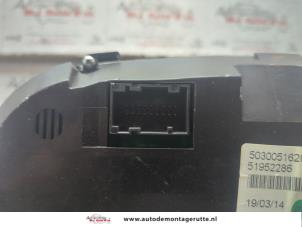 Ignition lock + computer from a Opel Combo 1.3 CDTI 16V ecoFlex 2014