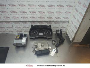 Ignition lock + computer from a Opel Combo 1.3 CDTI 16V ecoFlex 2014