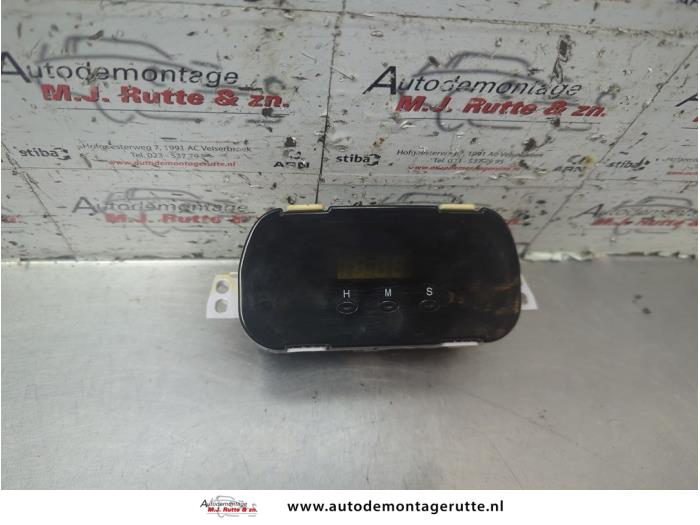 Begagnade Klocka Chevrolet Aveo (250) 1.4 16V LS Pris på förfrågan erbjuds av Autodemontage M.J. Rutte B.V.