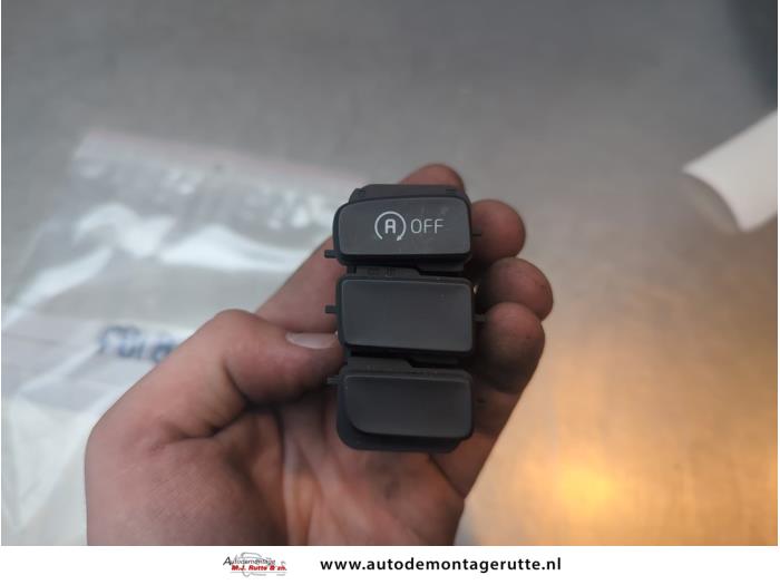 Używane Przelacznik Start/Stop Seat Mii 1.0 12V Cena na żądanie oferowane przez Autodemontage M.J. Rutte B.V.