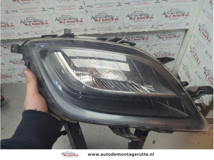 Używane Kierunkowskaz prawy Opel Astra J (PC6/PD6/PE6/PF6) 1.4 Turbo 16V Cena na żądanie oferowane przez Autodemontage M.J. Rutte B.V.