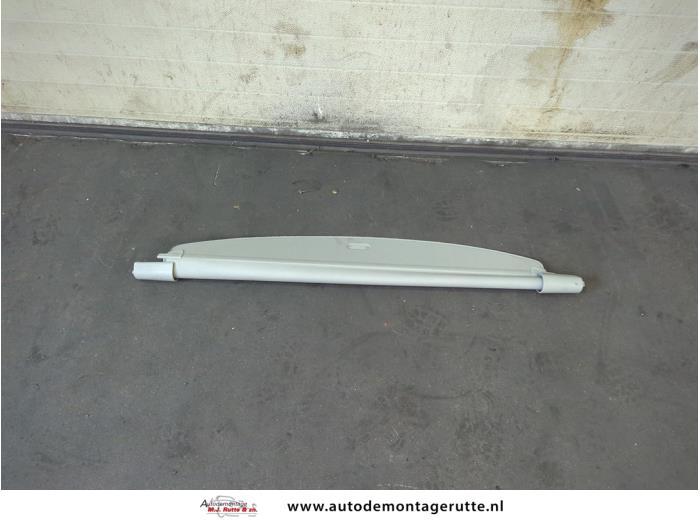 Skydd, bagageutrymme från en Mazda 2 (NB/NC/ND/NE) 1.4 16V 2003