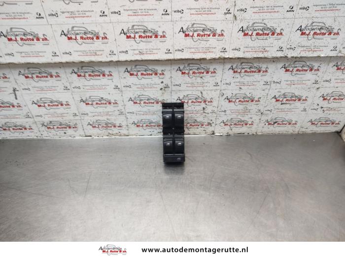Usados Interruptor combinado de ventanillas Audi Allroad (C5) 2.5 V6 TDI 24V Precio de solicitud ofrecido por Autodemontage M.J. Rutte B.V.