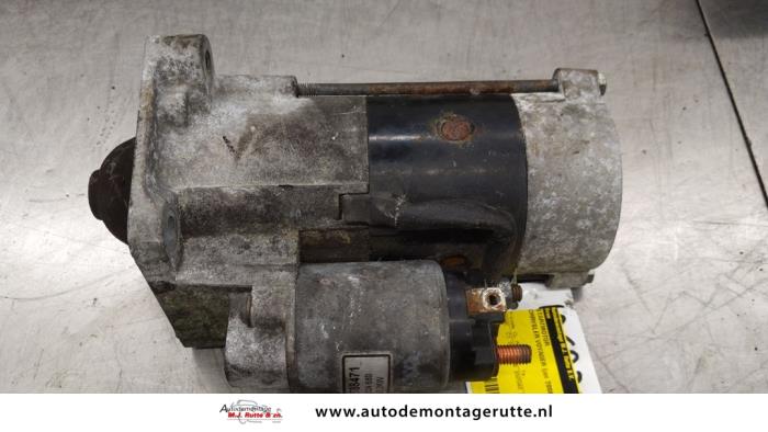 Begagnade Startmotor Chrysler Voyager/Grand Voyager (RG/RS) 2.5 CRD 16V Pris på förfrågan erbjuds av Autodemontage M.J. Rutte B.V.