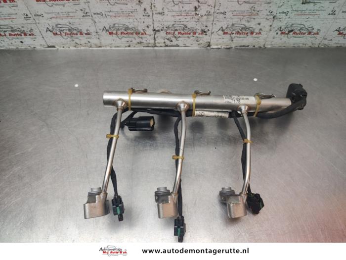 Usagé Système d'injection Opel Corsa E 1.0 SIDI Turbo 12V Prix € 100,00 Règlement à la marge proposé par Autodemontage M.J. Rutte B.V.