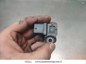 Map Sensor (Einlasskrümmer) van een Opel Corsa E 1.0 SIDI Turbo 12V 2015