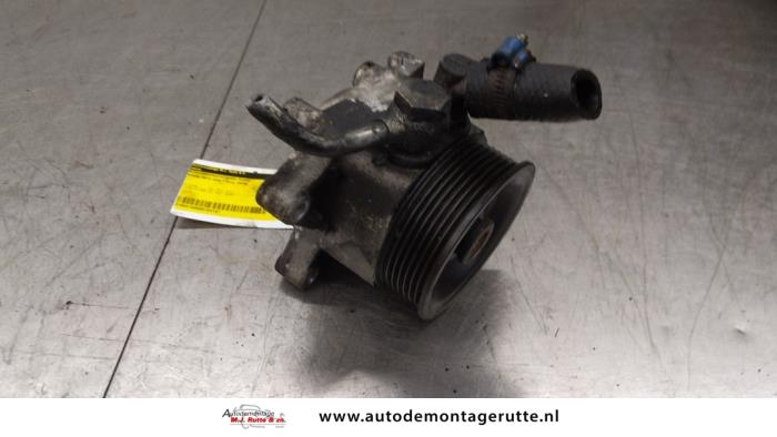 Usagé Pompe de direction Iveco New Daily VI 33S14, 35C14, 35S14 Prix sur demande proposé par Autodemontage M.J. Rutte B.V.