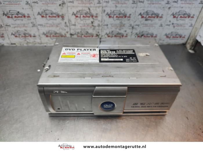 Używane Odtwarzacz DVD BMW X5 (E53) 3.0d 24V Cena € 50,00 Procedura marży oferowane przez Autodemontage M.J. Rutte B.V.