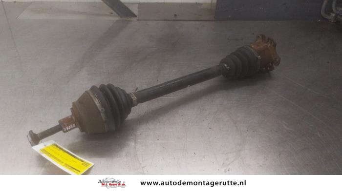 Usagé Cardan gauche (transmission) Audi A6 Avant (C6) 3.2 V6 24V FSI Prix sur demande proposé par Autodemontage M.J. Rutte B.V.