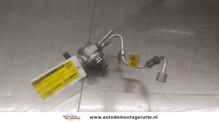 Begagnade Högtryckspump Opel Corsa E 1.0 SIDI Turbo 12V Pris € 100,00 Marginaltabell erbjuds av Autodemontage M.J. Rutte B.V.
