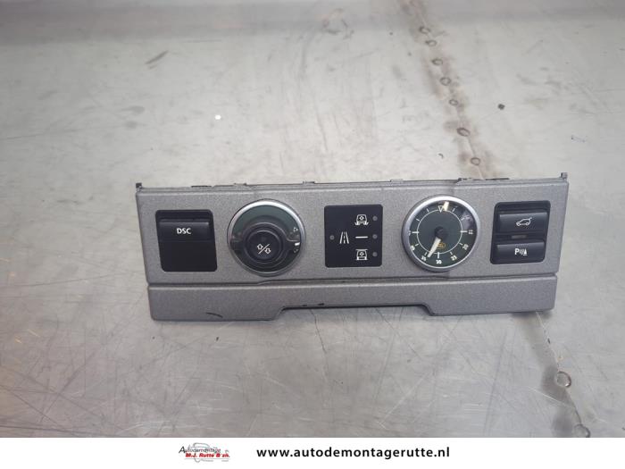 Begagnade Innerdisplay Landrover Range Rover III (LM) 4.4 V8 32V Pris på förfrågan erbjuds av Autodemontage M.J. Rutte B.V.