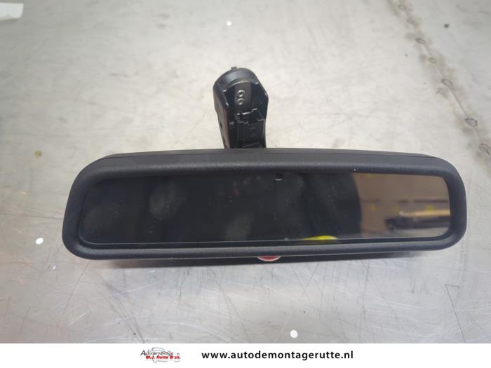 Używane Lusterko wewnetrzne Landrover Range Rover III (LM) 4.4 V8 32V Cena na żądanie oferowane przez Autodemontage M.J. Rutte B.V.