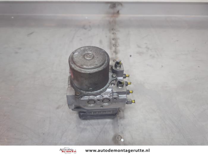 Begagnade ABS-pump Honda Civic (FA/FD) 1.3 Hybrid Pris på förfrågan erbjuds av Autodemontage M.J. Rutte B.V.