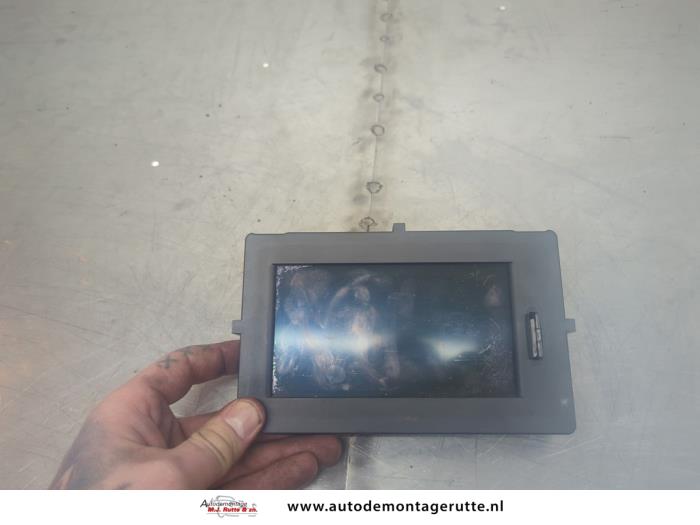Begagnade Innerdisplay Renault Scénic III (JZ) 1.4 16V TCe 130 Pris på förfrågan erbjuds av Autodemontage M.J. Rutte B.V.