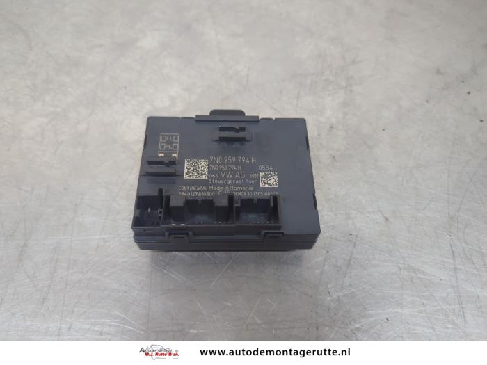 Używane Modul Comfort Volkswagen Sharan (7N) 2.0 TDI 16V Cena na żądanie oferowane przez Autodemontage M.J. Rutte B.V.