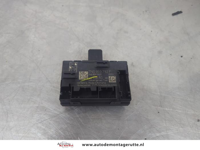 Używane Modul Comfort Volkswagen Sharan (7N) 2.0 TDI 16V Cena na żądanie oferowane przez Autodemontage M.J. Rutte B.V.
