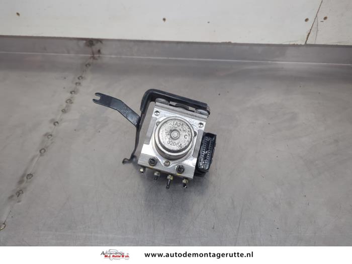 Usagé Bloc ABS Honda Jazz (GE6/GE8/GG/GP) 1.2 VTEC 16V Prix sur demande proposé par Autodemontage M.J. Rutte B.V.