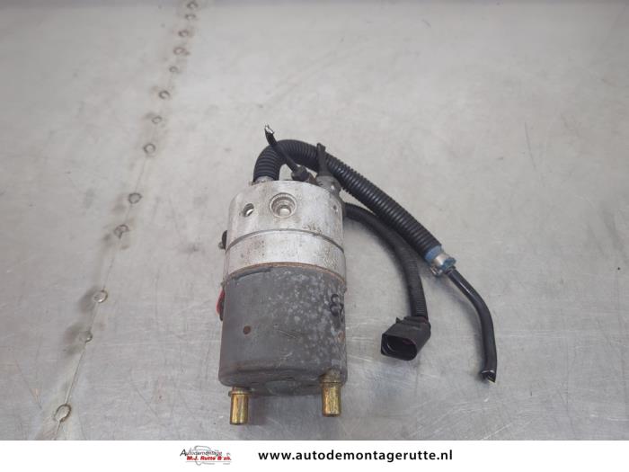 Begagnade ESP-pump Audi A6 Avant (C5) 2.7 V6 30V Biturbo Quattro Pris € 75,00 Marginaltabell erbjuds av Autodemontage M.J. Rutte B.V.