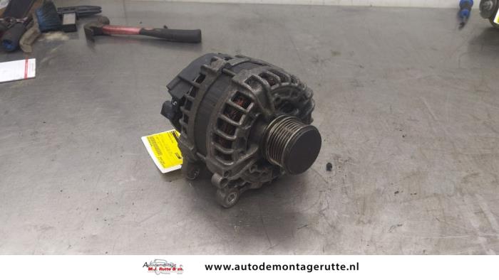 Used Dynamo Volkswagen Sharan (7N) 2.0 TDI 16V Price on request offered by Autodemontage M.J. Rutte B.V.