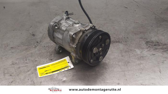 Usagé Compresseur de clim Volkswagen Bora (1J2) 1.8 T 20V Prix sur demande proposé par Autodemontage M.J. Rutte B.V.