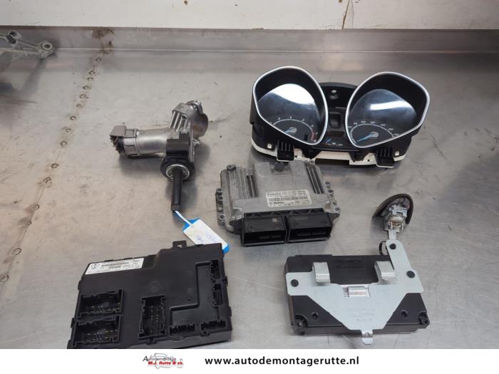 Used Ignition lock + computer Ford B-Max (JK8) 1.0 EcoBoost 12V 125 Price € 150,00 Margin scheme offered by Autodemontage M.J. Rutte B.V.