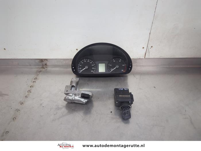 Used Ignition lock + computer Mercedes Sprinter 3,5t (906.63) 316 CDI 16V Price € 400,00 Margin scheme offered by Autodemontage M.J. Rutte B.V.