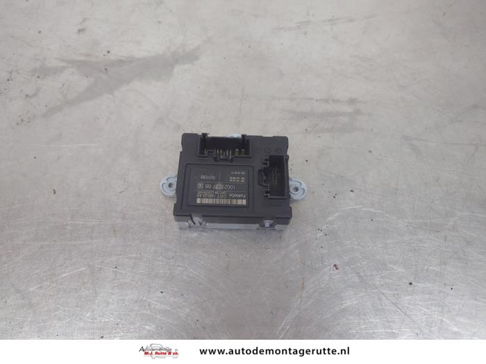 Używane Modul Comfort Ford B-Max (JK8) 1.0 EcoBoost 12V 125 Cena na żądanie oferowane przez Autodemontage M.J. Rutte B.V.